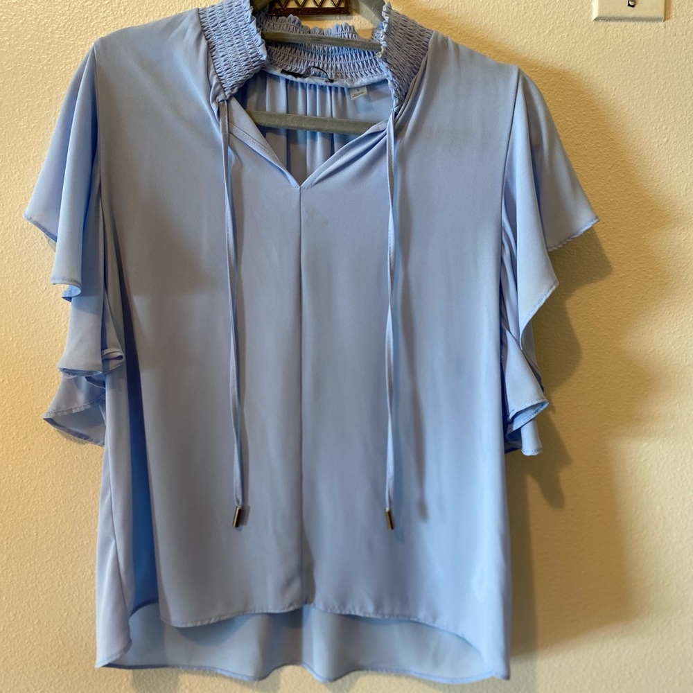 Tahari Light Blue Women's. Ruffle Balloon Sleeves. Tie neck blouse size small